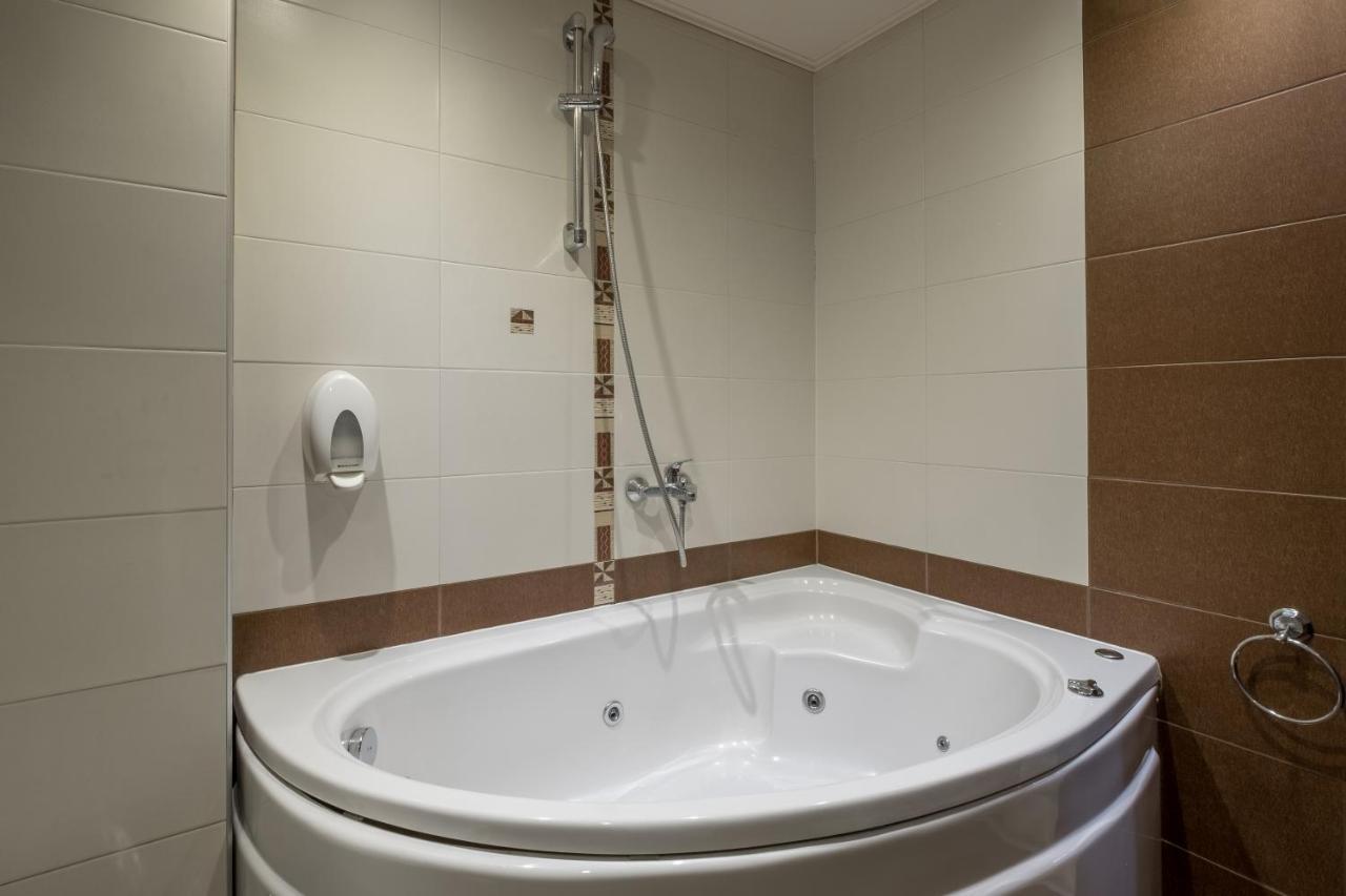 Хотел Том И Нези Класик Velingrad Luaran gambar