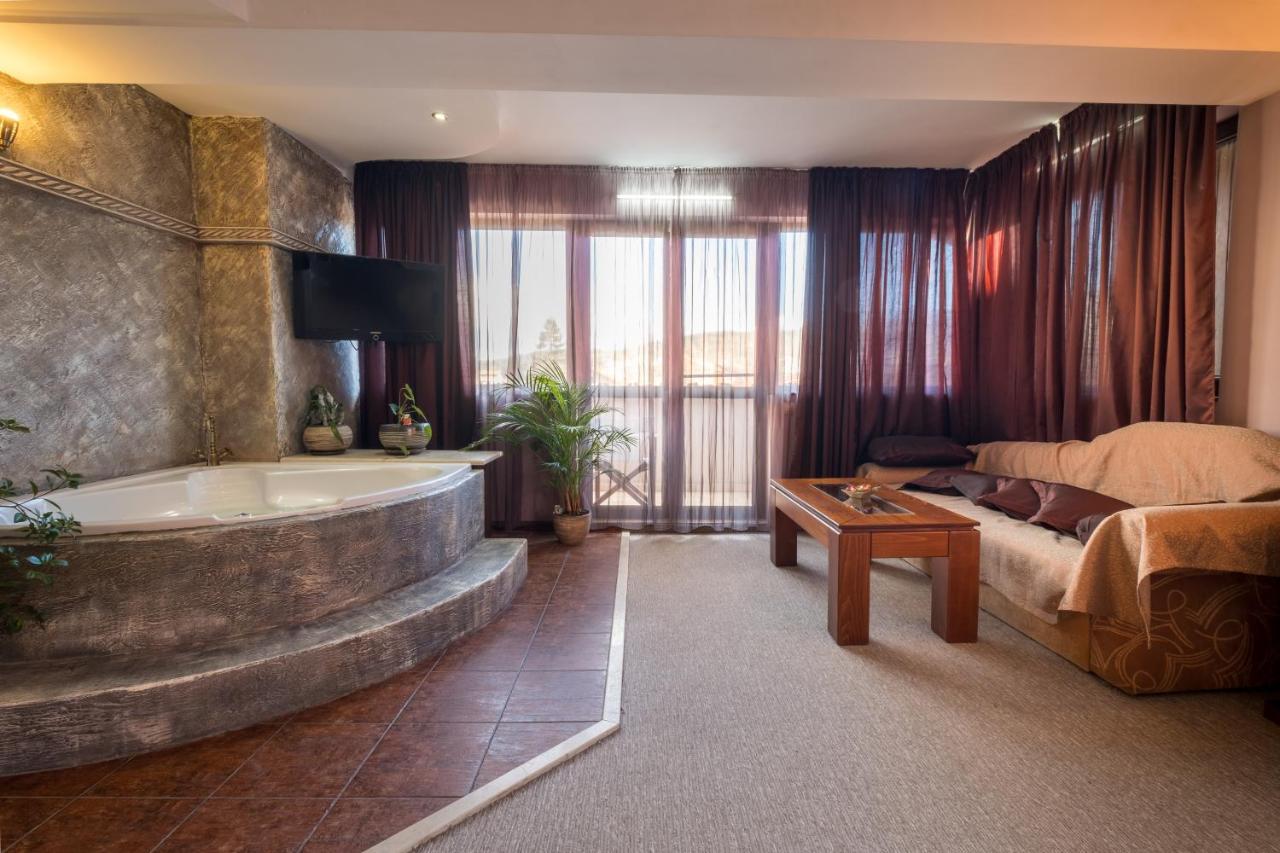 Хотел Том И Нези Класик Velingrad Luaran gambar